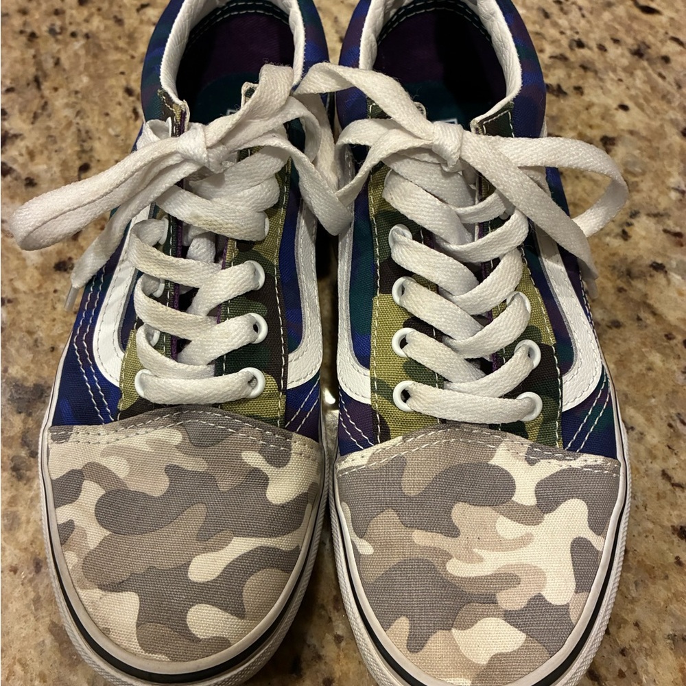 Van's Hi Youth High Top Sneakers 5Y - Camo Collage Multi